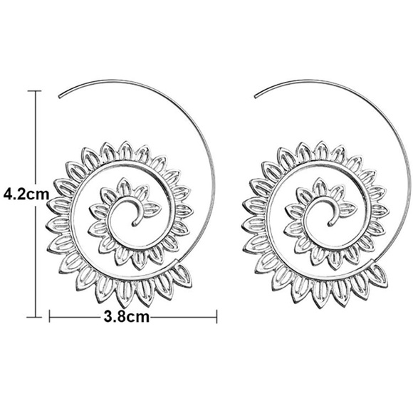 🌻3 for $12🖤 Hollow Out Hoop Earrings - Picture 2 of 4